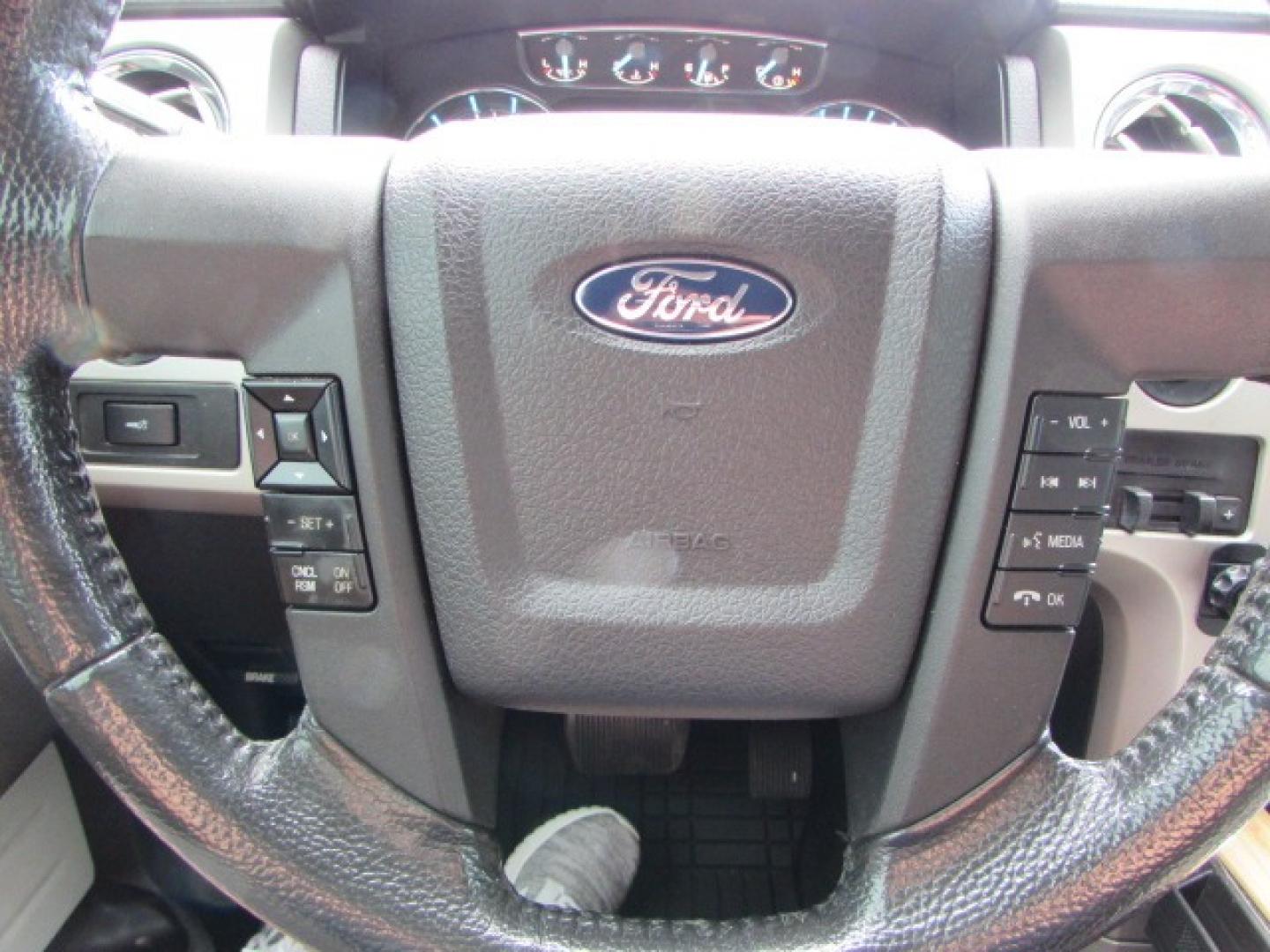 2011 Bronze /Black Ford F-150 Lariat SuperCrew (1FTFW1ETXBF) with an 3.5 Ecocoost Twin Turbo V6 engine, 6 speed automatic transmission, located at 4562 State Avenue, Billings, MT, 59101, (406) 896-9833, 45.769516, -108.526772 - Photo#20